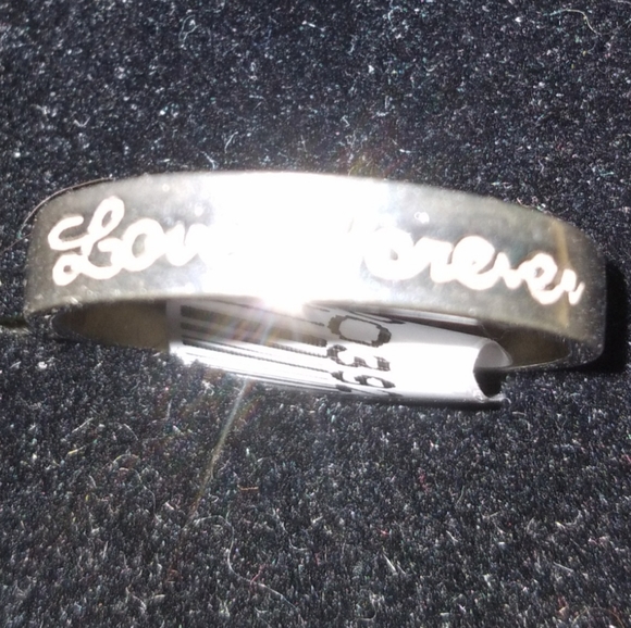 $10 925 Sterling Silver "Love Forever" engraved size 7 Ring πβ₯ - Picture 10 of 11